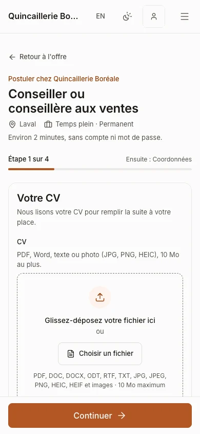 Formulaire de candidature sur téléphone, à l'étape du dépôt du CV.